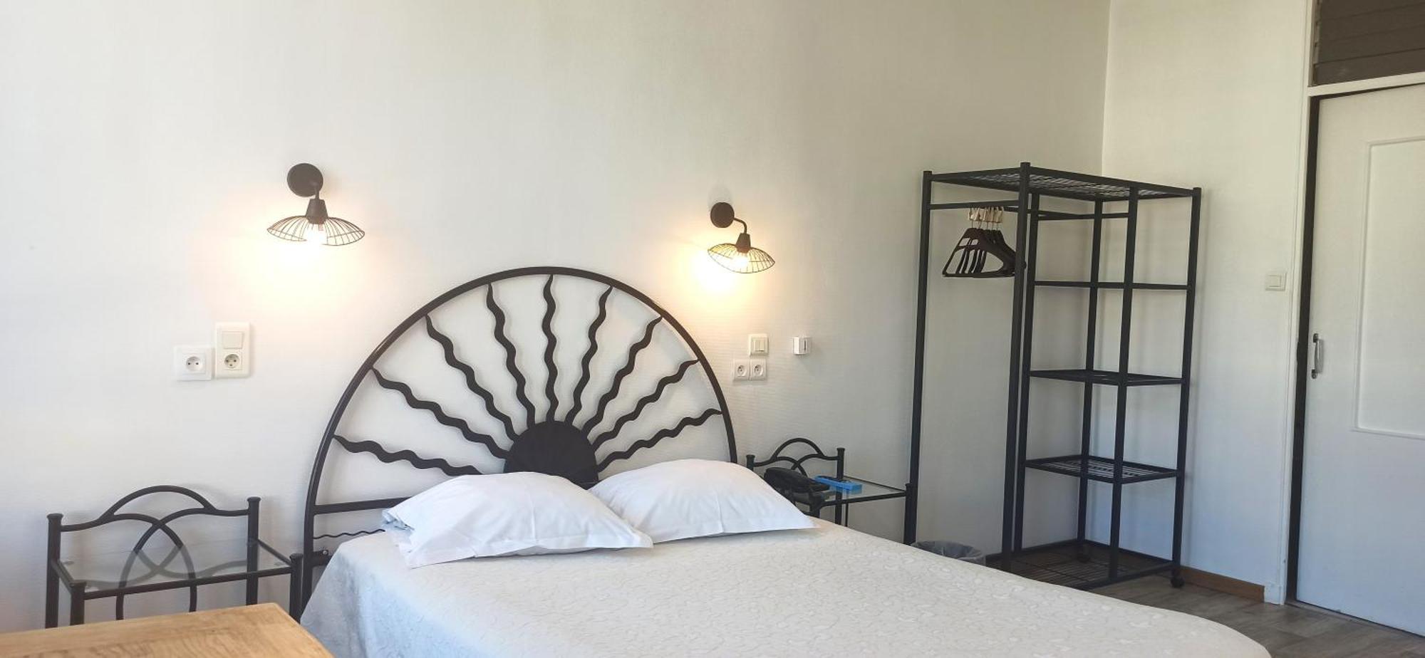 Au Nouvel Hotel Tolone