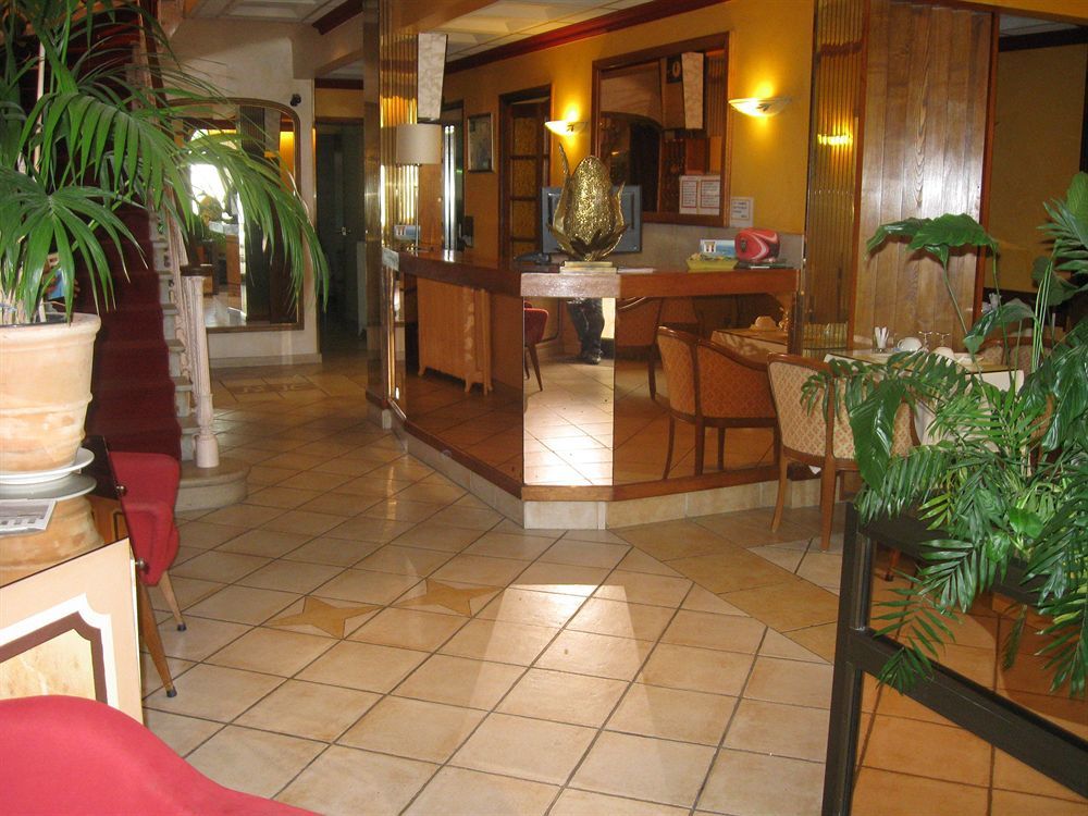 Au Nouvel Hotel 2*
