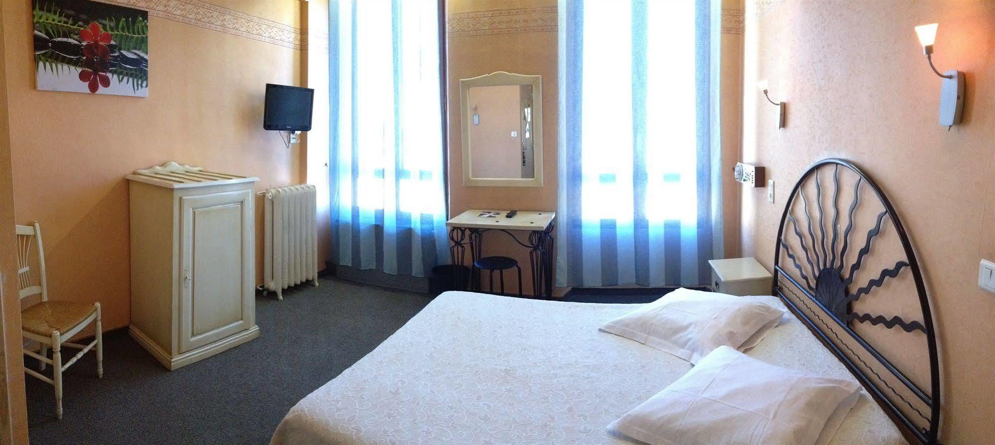 Hotel Au Nouvel 2*